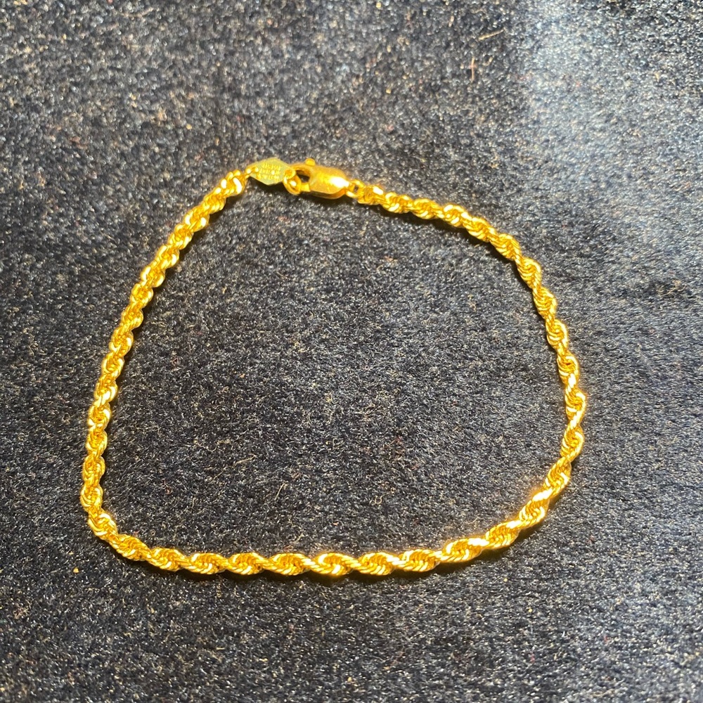 Women’s - 14k, 8” bracelet